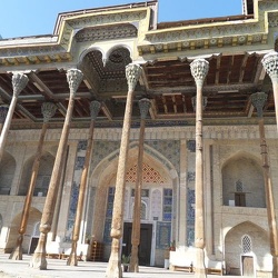 Bolo Khauz Moschee