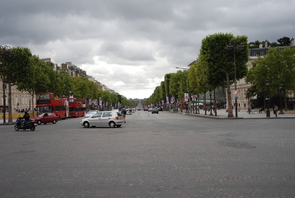 Champs-Elyseest 01