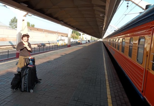 Bahnhof und Zugfahrt nach Moskau 07