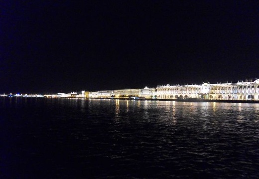 St Petersburg bei Nacht