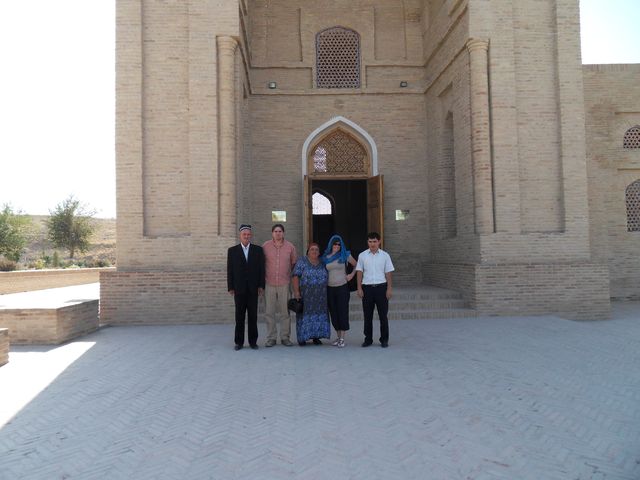 Hakim-Al-Termezi_Mausoleum.JPG