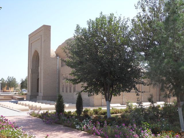 Hakim-Al-Termezi_Mausoleum_03.JPG