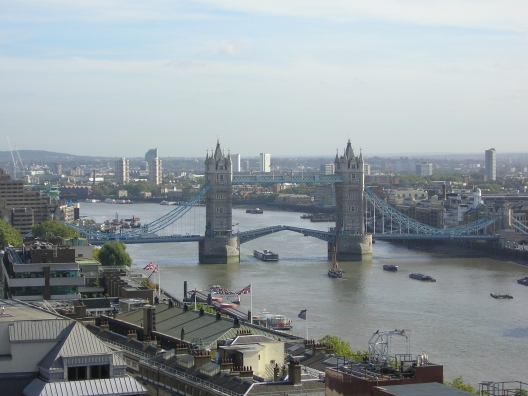 London Tower und Tower Bridge 2006-10-12 13-43-33