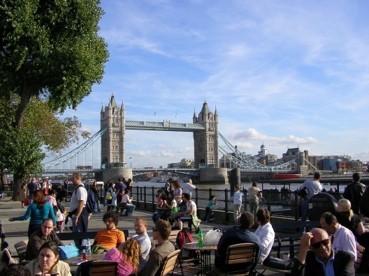 London Tower und Tower Bridge 2006-10-12 15-16-04