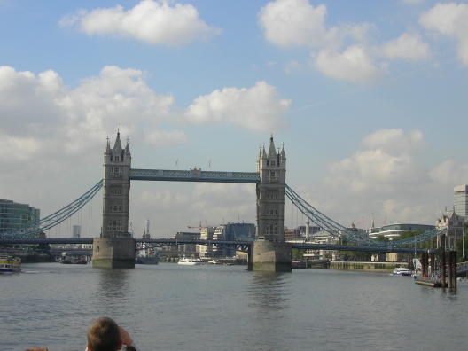 London Tower und Tower Bridge 2006-10-13 14-19-04