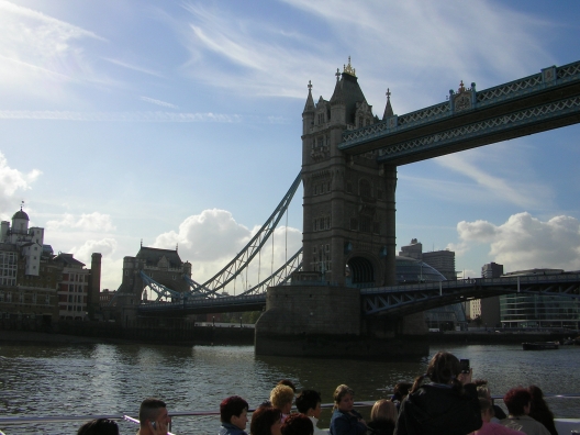 London Tower und Tower Bridge 2006-10-13 14-20-56