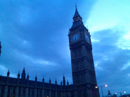 London_Westminster_und_Big_Ben_Handy.jpg